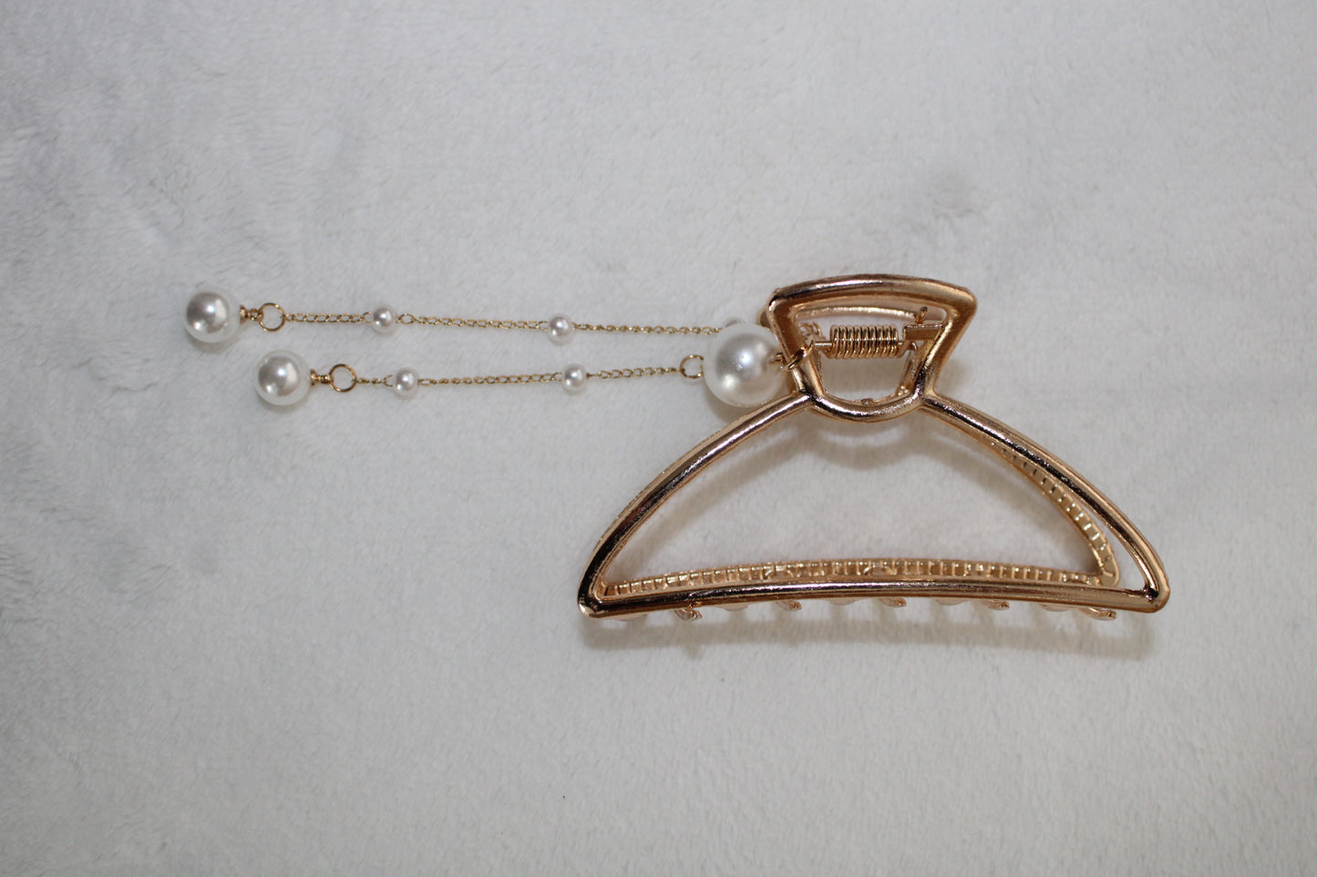 Pearl Claw Clip